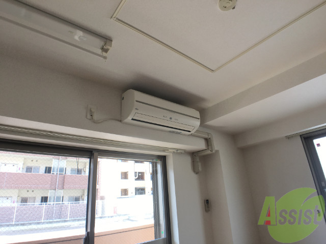 その他設備　エアコンが付いていました。この時代には欠かせない設備ですね。