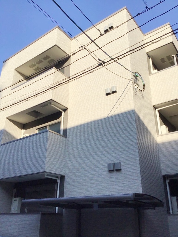 建物外観　※同タイプ同モデルの写真を使用