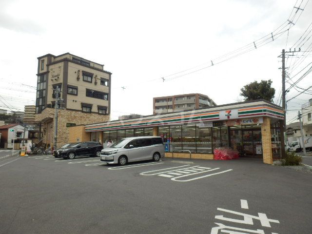 コンビニ　セブン‐イレブン 横浜永田東２丁目店（コンビニ）まで447m