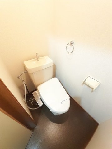 トイレ　清潔感のあるトイレです