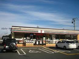 コンビニ　セブンイレブン加須南篠崎2丁目店（コンビニ）まで380m