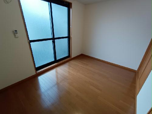 居室・リビング　家具・家電無のお部屋です。