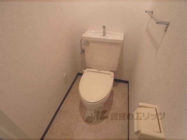 トイレ　便座を温める機能付き