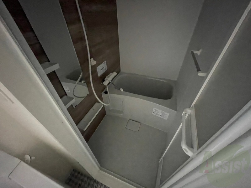 バス・シャワールーム　お風呂になります。一日の疲れを癒してくださいね。