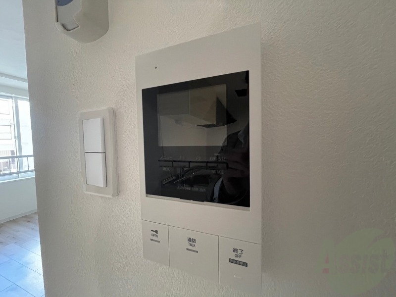 セキュリティ　ＴＶモニター付インターホンです。来客者の顔が見えるので安心！