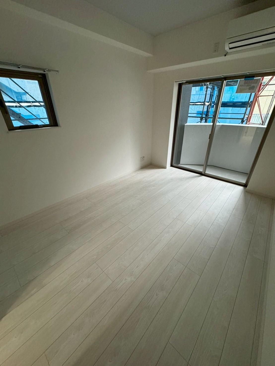 居室・リビング　写真は201号室のものです。※現況優先となります。