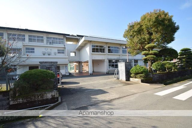 中学校　氷川中学校（中学校）まで852m