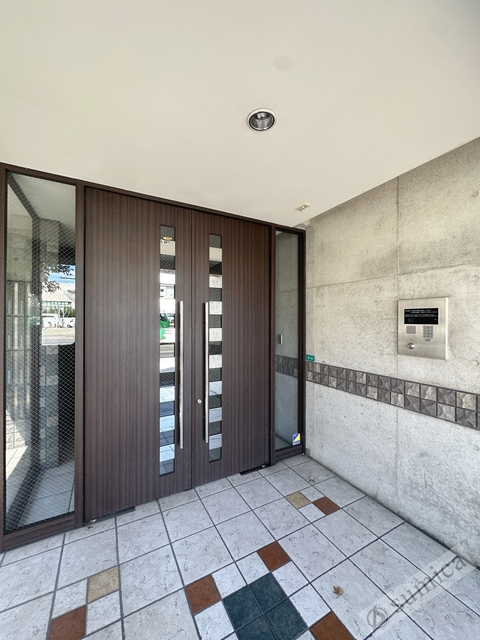 エントランス　オートロックで部外者シャットアウト♪♪