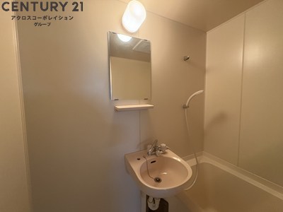 洗面設備　浴室内に洗面台付き！