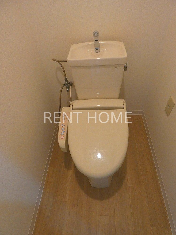 トイレ　ウォシュレット付き