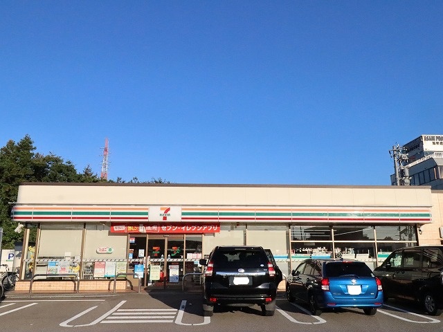 コンビニ　セブンイレブン（コンビニ）まで612m