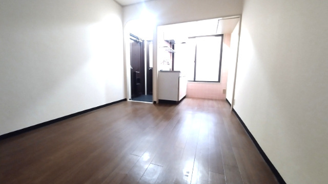 居室・リビング　こちらのリビングで趣味の時間をお楽しみください