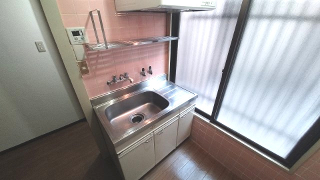 キッチン　コンパクトなキッチンで掃除もラクラク