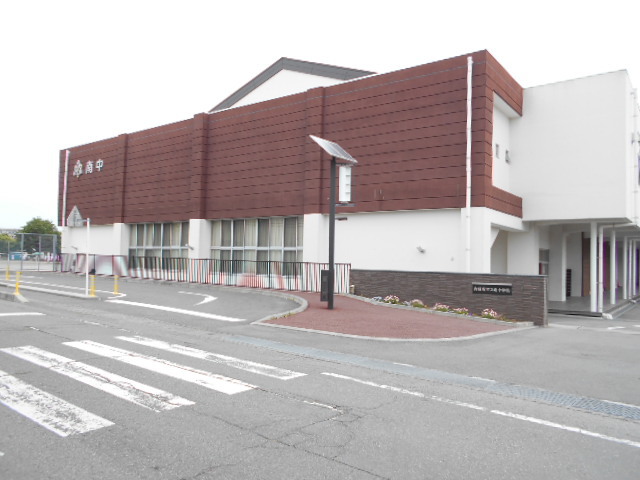 中学校　御殿場南中学校（中学校）まで282m