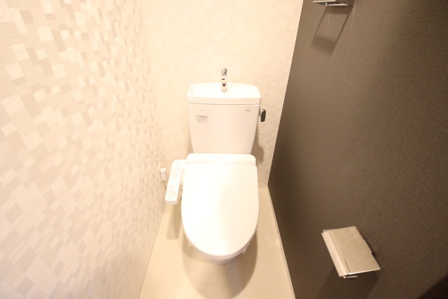 トイレ　※別室の参考写真の為、現況優先です。