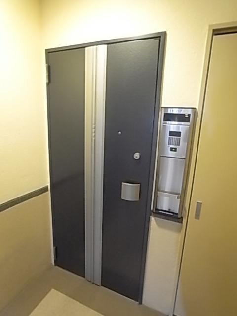 玄関　玄関ドア