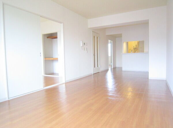 居室・リビング　広いリビング☆