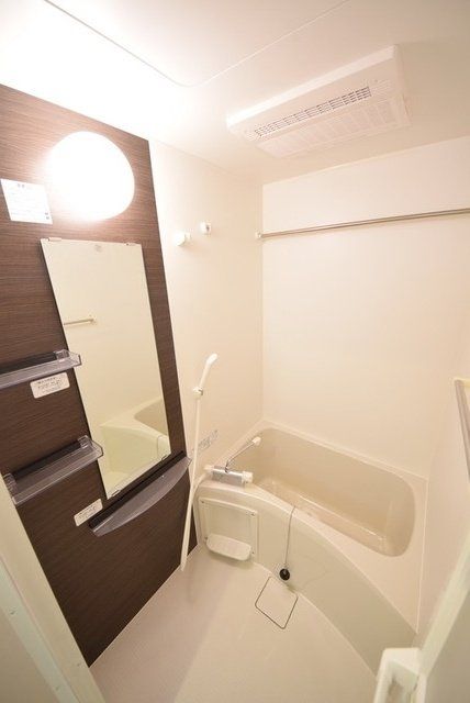 バス・シャワールーム　バスルーム