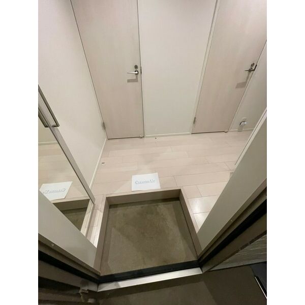 玄関　※同シリーズの写真になります。