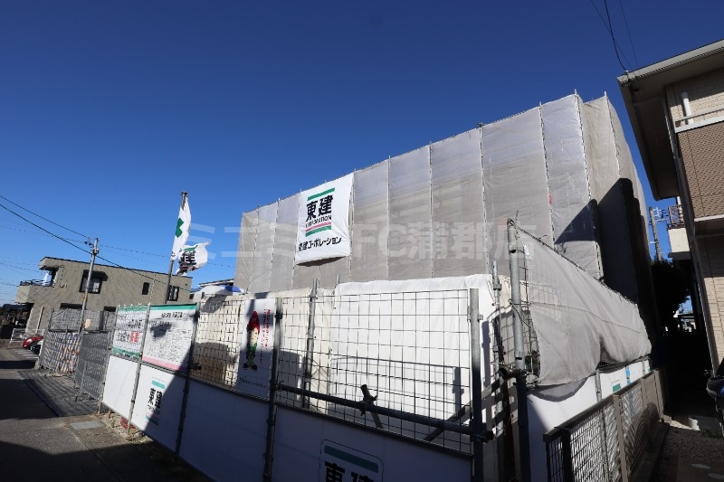 建物外観　建設中