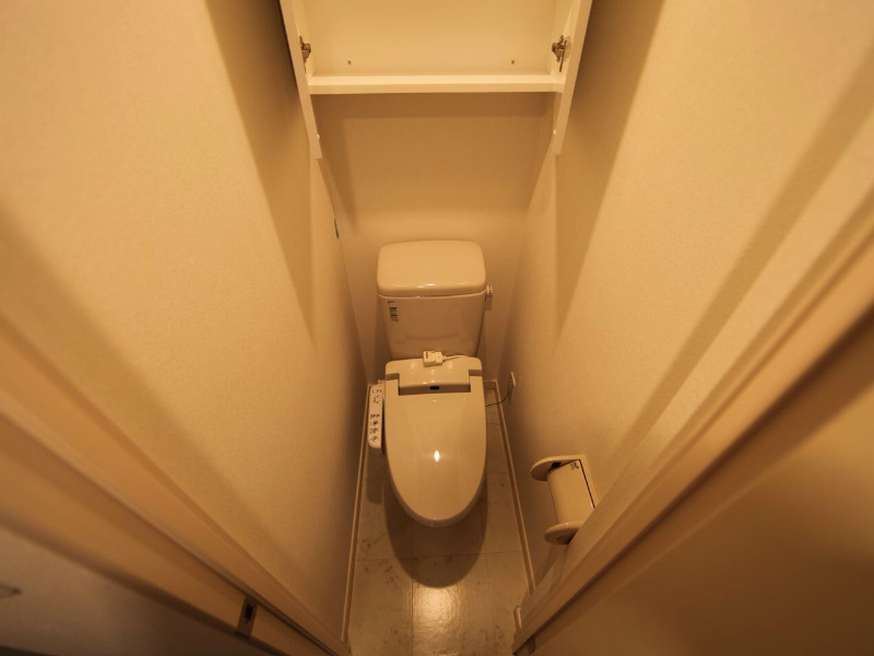 トイレ　温水洗浄暖房便座付トイレ