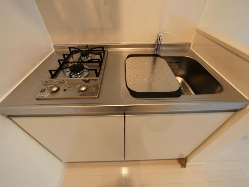 キッチン　システムキッチン（ガス2口）冷蔵庫・レンジ等ご用意できます