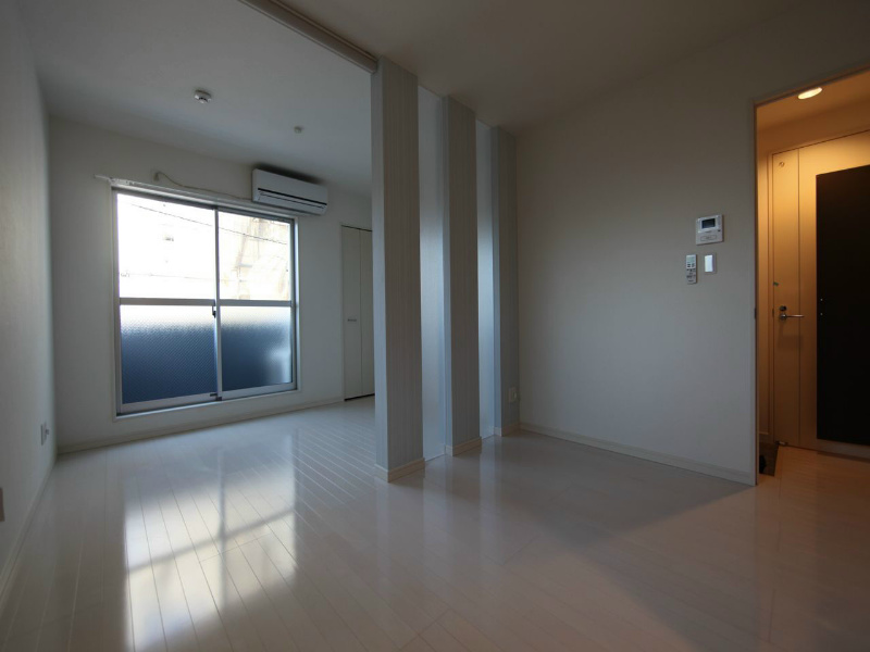 バルコニー　ＤＫ6.2帖　洋室5帖とつなげても仕切っても使えます）