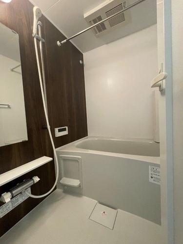 バス・シャワールーム　バスルーム