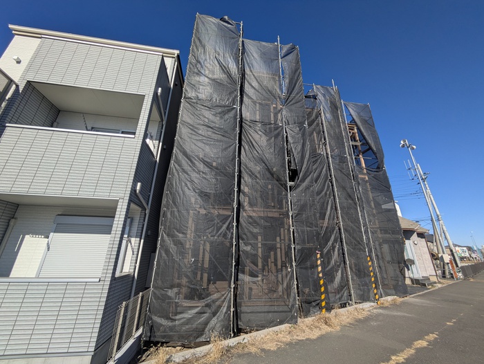 建物外観　建築中
