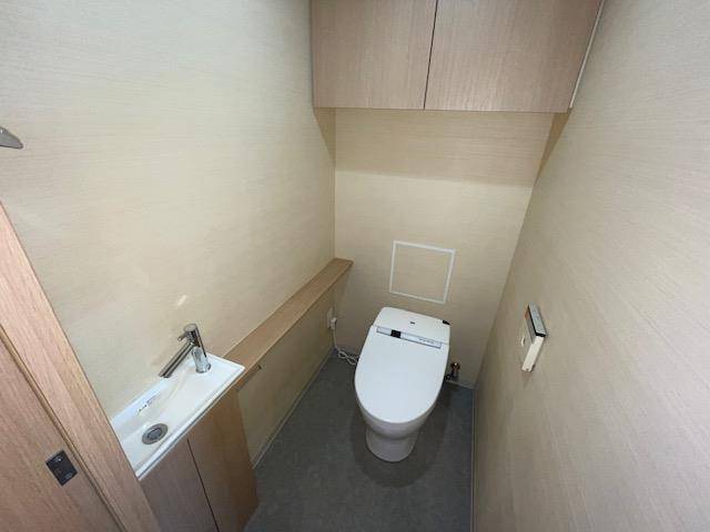 トイレ　温水洗浄便座完備