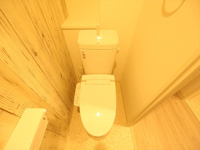 トイレ　温水洗浄暖房便座付トイレ