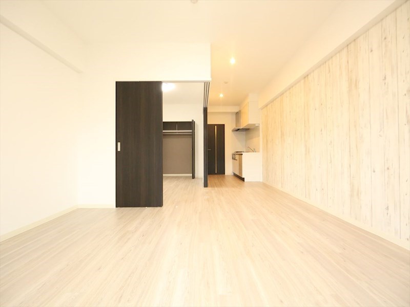 居室・リビング　ＬＤＫ14.5帖　洋室5.2帖　つなげても仕切っても使えます