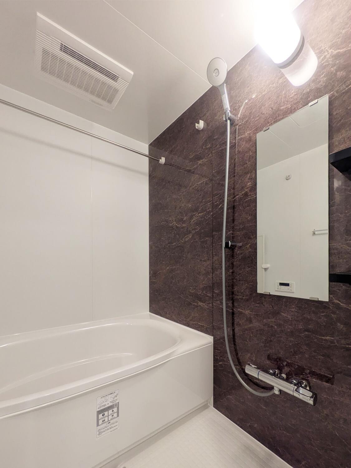 バス・シャワールーム