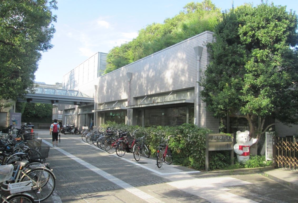 図書館　藤沢市総合市民図書館（図書館）まで375m