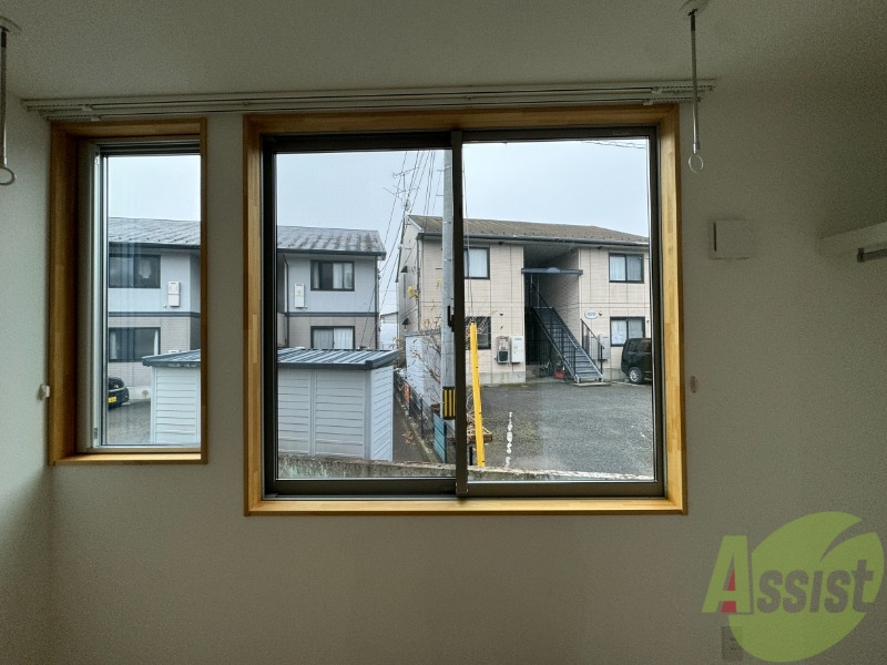 バルコニー　バルコニーはありませんが洗濯物を干すスペースはございます。