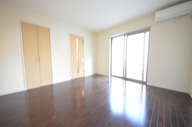 居室・リビング　☆お部屋も広くてレイアウトも自由自在☆