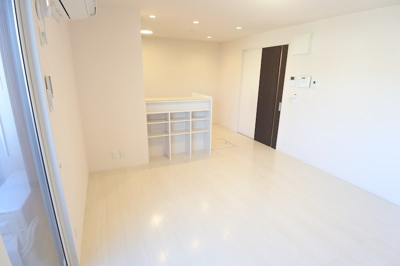 居室・リビング　フローリング仕上げ