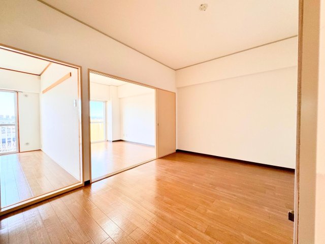 居室・リビング　天井高2.6mの広々空間。家具 家電 小物はイメージ。