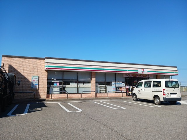 コンビニ　セブンイレブン津幡太田店（コンビニ）まで1200m