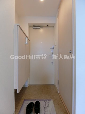 玄関　SERENiTE新大阪弐番館