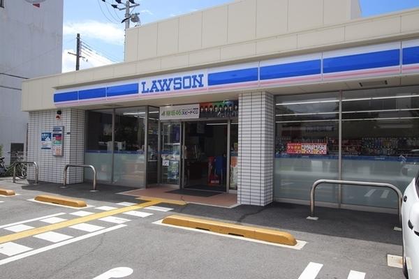 コンビニ　ローソン 尼崎南塚口町六丁目店（コンビニ）まで319m
