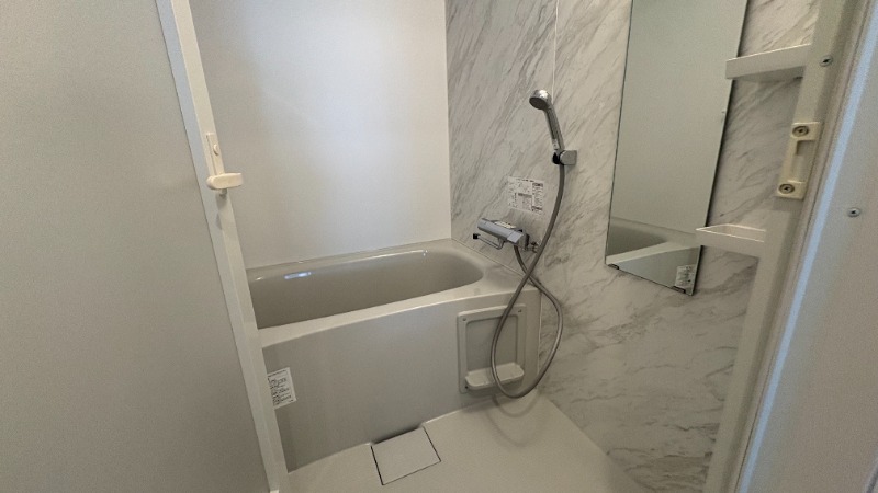 バス・シャワールーム　バスルーム