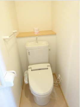 トイレ　写真は別の部屋のものです。