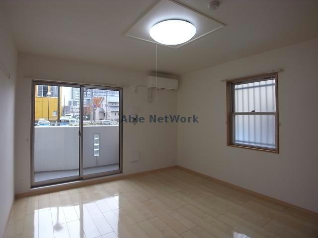 居室・リビング　※同物件別部屋写真