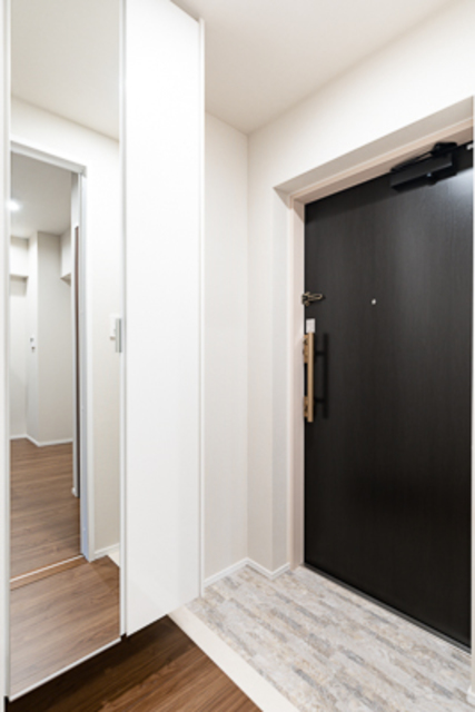 玄関　※写真は同タイプ住戸です。