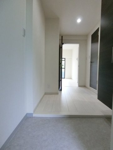 玄関　詳細は、RISUMO江坂本店までお問合せください♪