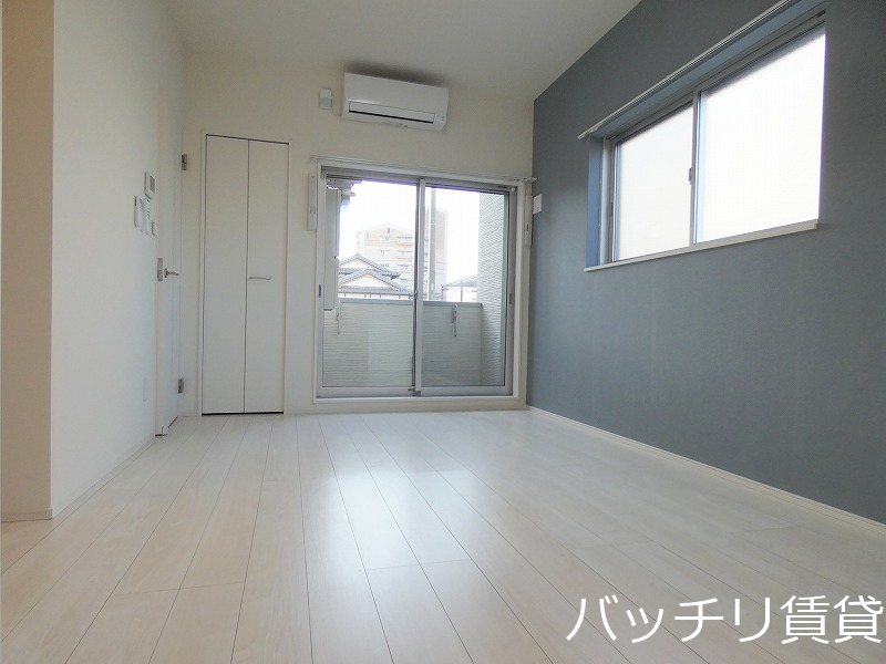 居室・リビング　同型タイプの為、現状を優先いたします。