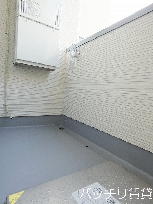 バルコニー　同型タイプの為、現状を優先いたします。