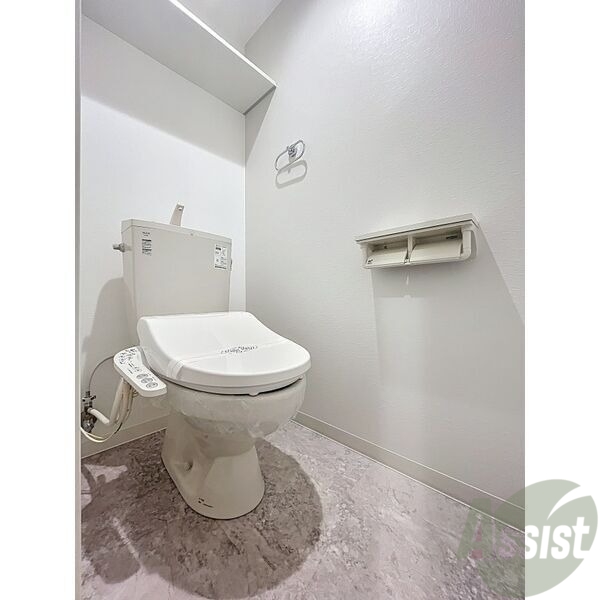 トイレ　ウォシュレット機能がついたトイレ。安心して使用できますね。