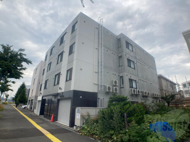 建物外観　札幌市北区麻生町１「インフィニト麻生ステーション」